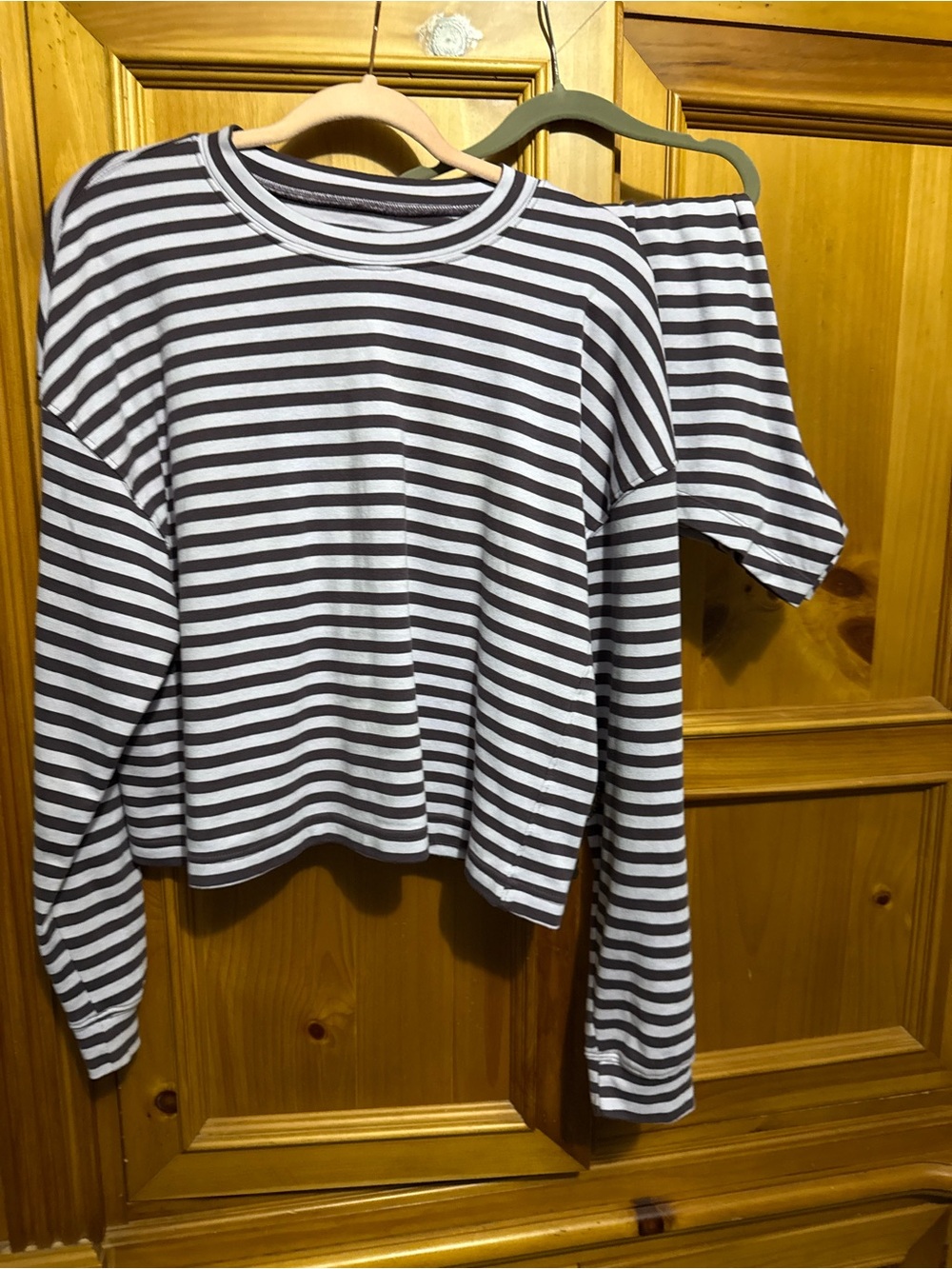 Daily Drills Striped set! Long sleeve plum and shorts - Picture 1 of 7